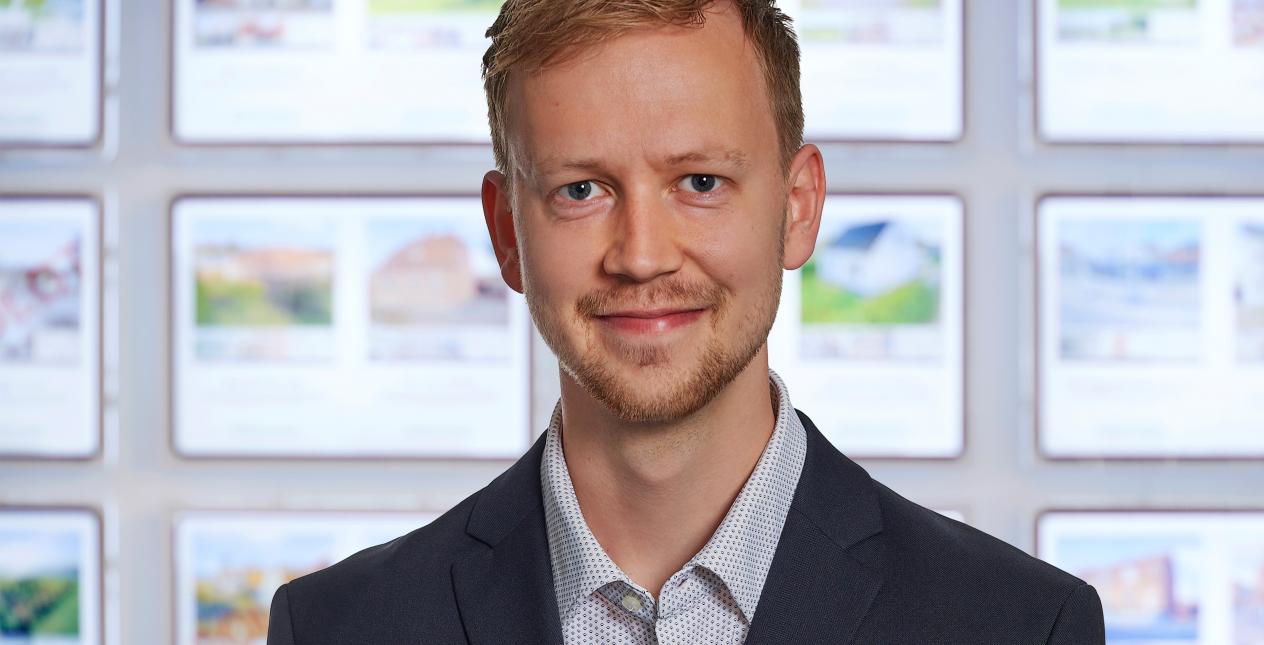 Bastian - Ejendomsmægler John Ole