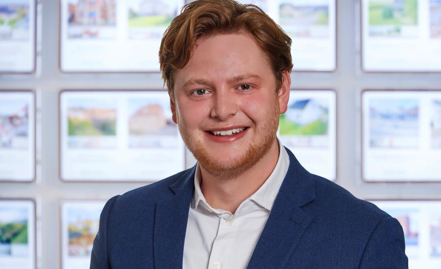 Aksel - Ejendomsmægler John Ole