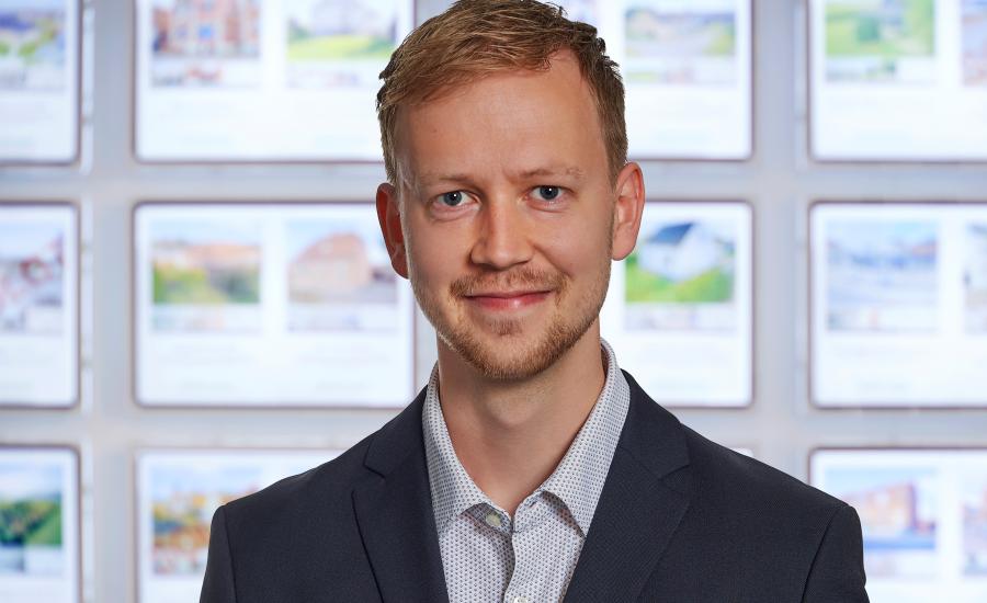 Bastian - Ejendomsmægler John Ole